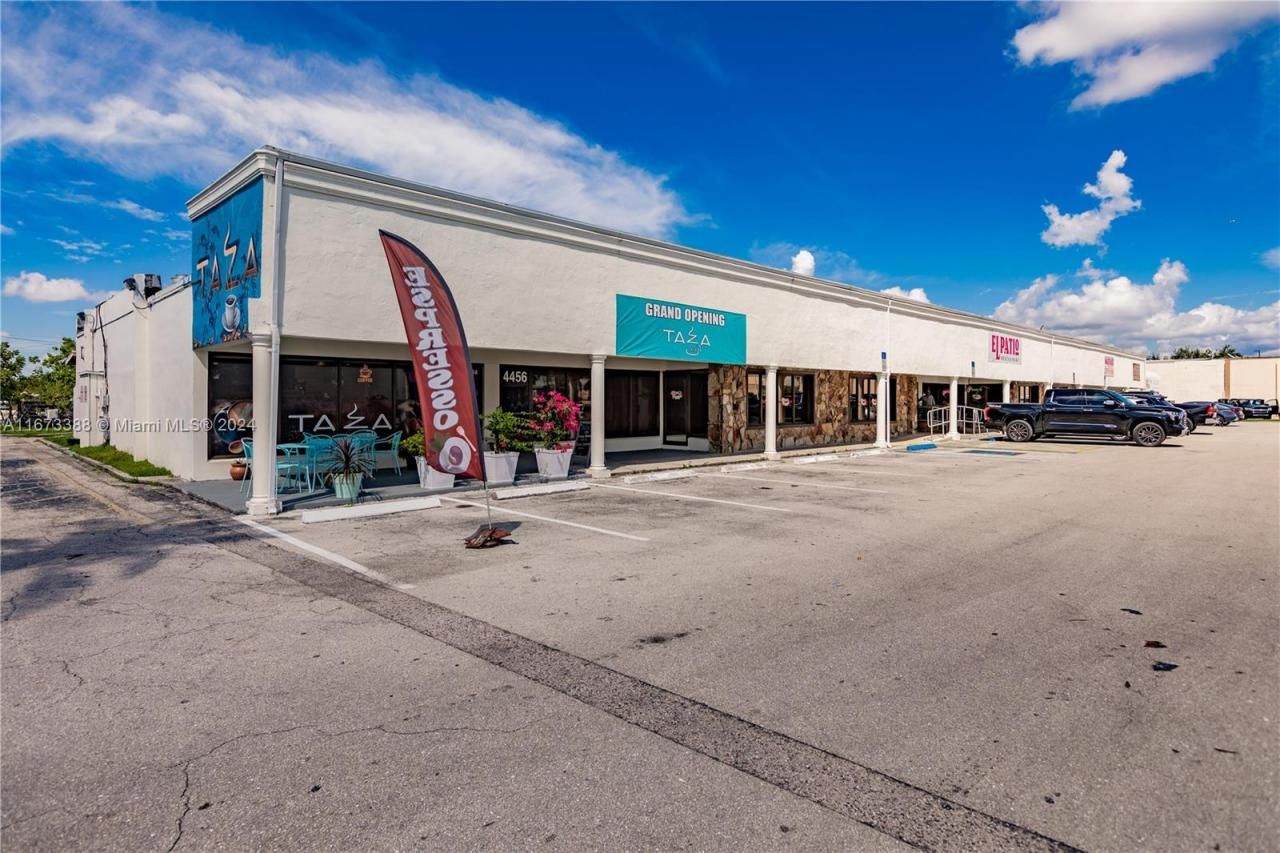 4434-4458 Cleveland Ave, Fort Myers, FL 33901 Photo