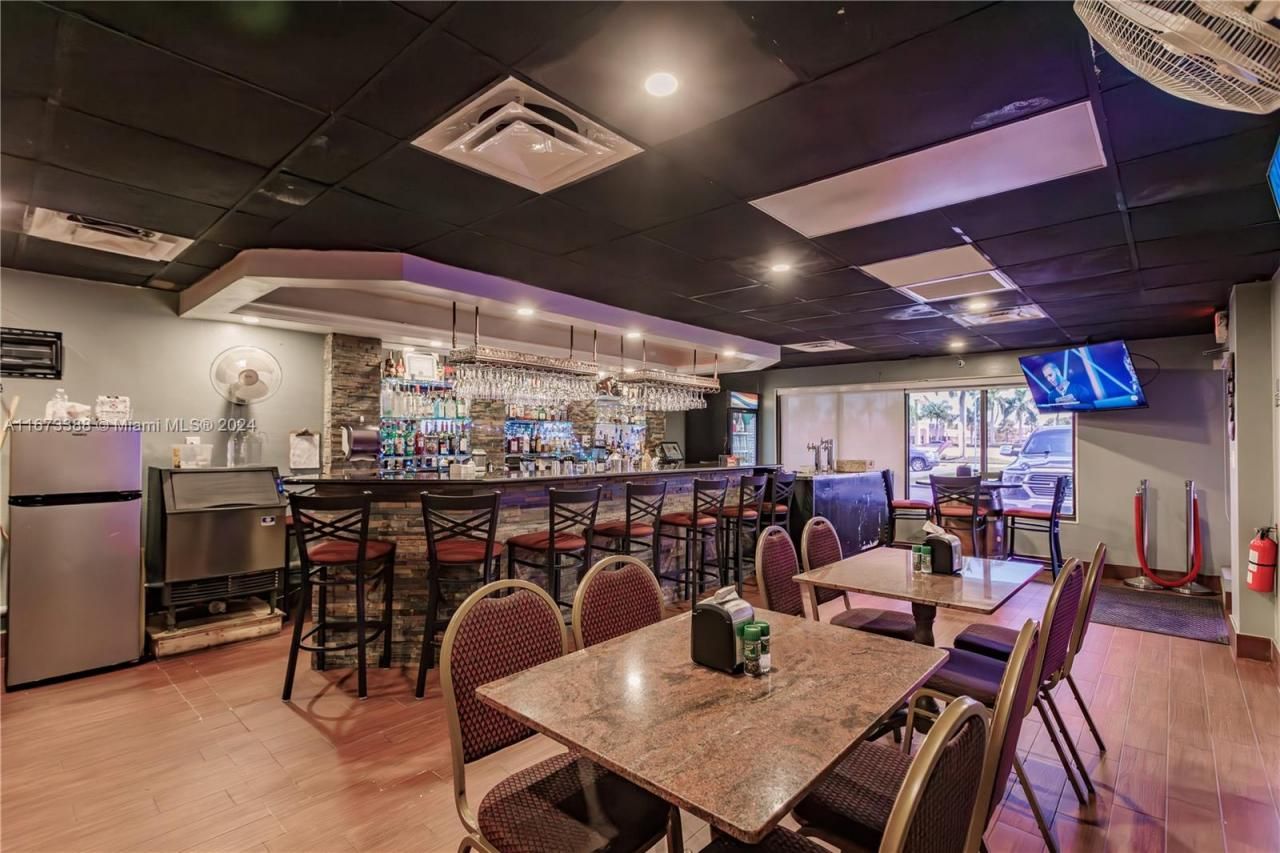 4434-4458 Cleveland Ave, Fort Myers, FL 33901 Photo