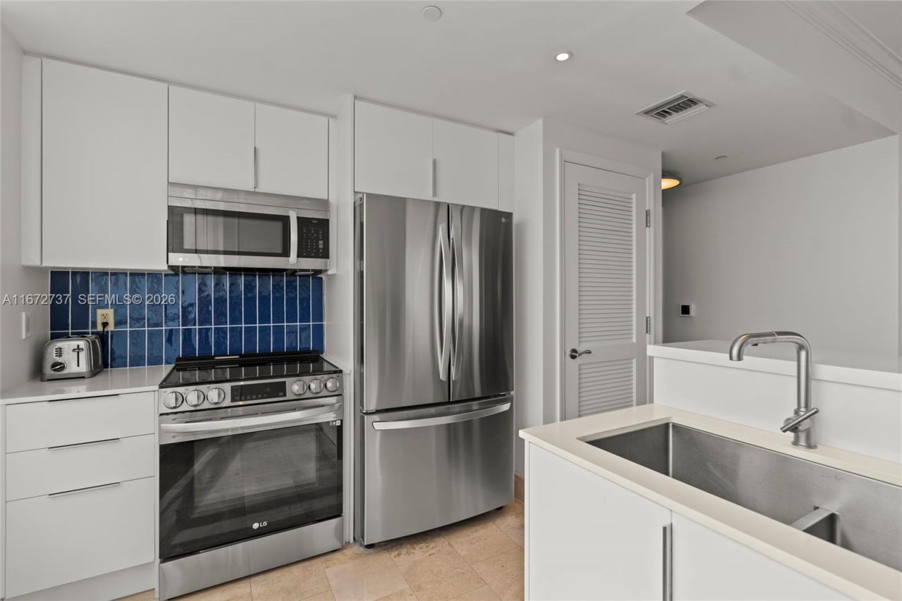 4401 Collins Ave, Unit 3202/3204, Miami Beach, FL 33140 Photo