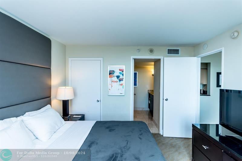 2670 E Sunrise Boulevard, Unit 1009, Fort Lauderdale, FL 33304 Photo