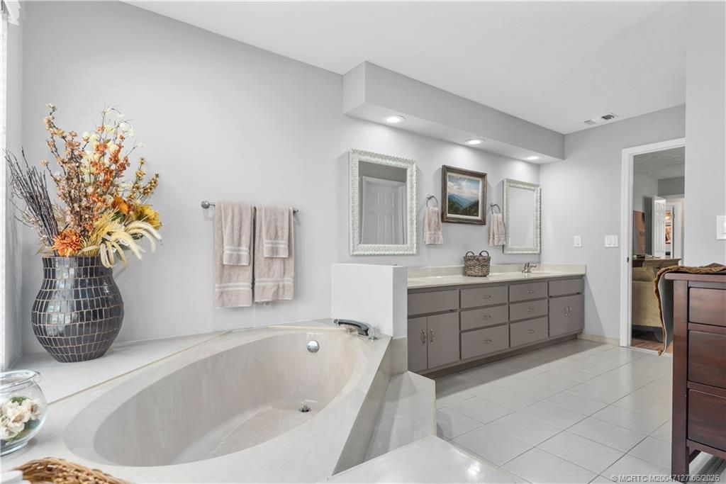 1395 SW Bent Pine Cove, Port Saint Lucie, FL 34986 Photo