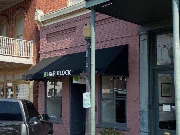 164 W Center Street, Canton, MS 39046