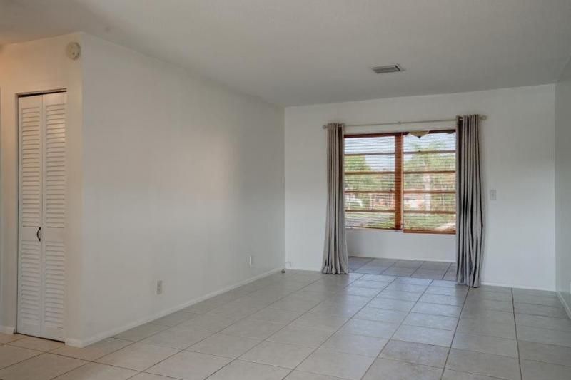 2111 NE 1st 203 Court, Unit 203, Boynton Beach, FL 33435 Photo