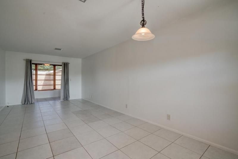 2111 NE 1st 203 Court, Unit 203, Boynton Beach, FL 33435 Photo