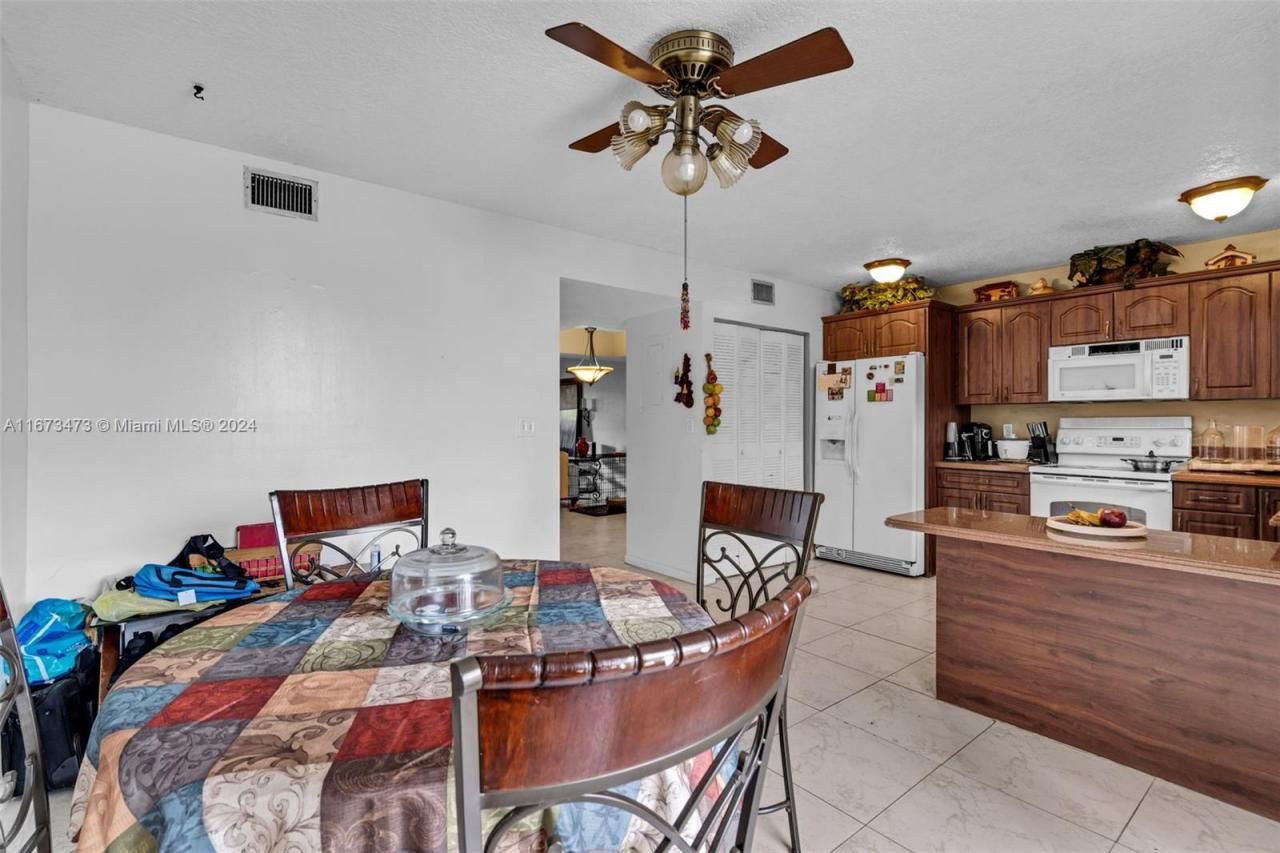 1333 NW 122nd Ter, Unit 1333, Pembroke Pines, FL 33026 Photo