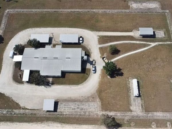 400 Warehouse Road, Victoria, TX 77905