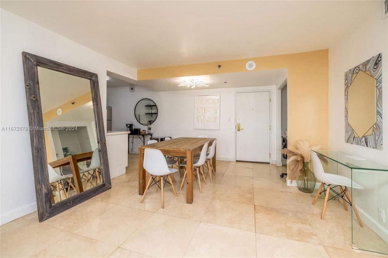 5225 Collins Ave, Unit 1114, Miami Beach, FL 33140 Photo