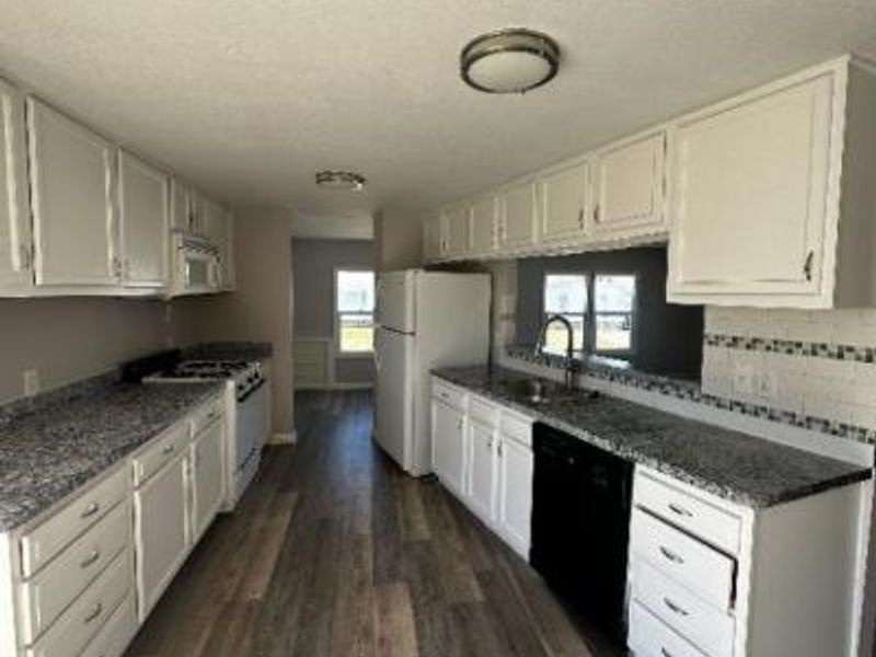 510 Arabian Court, Lagrange, OH 44050 Photo 2