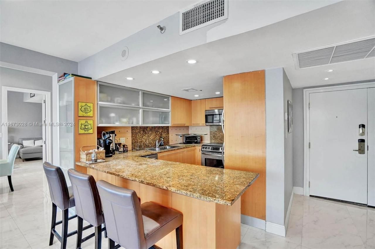 5225 Collins Ave, Unit PH7, Miami Beach, FL 33140 Photo