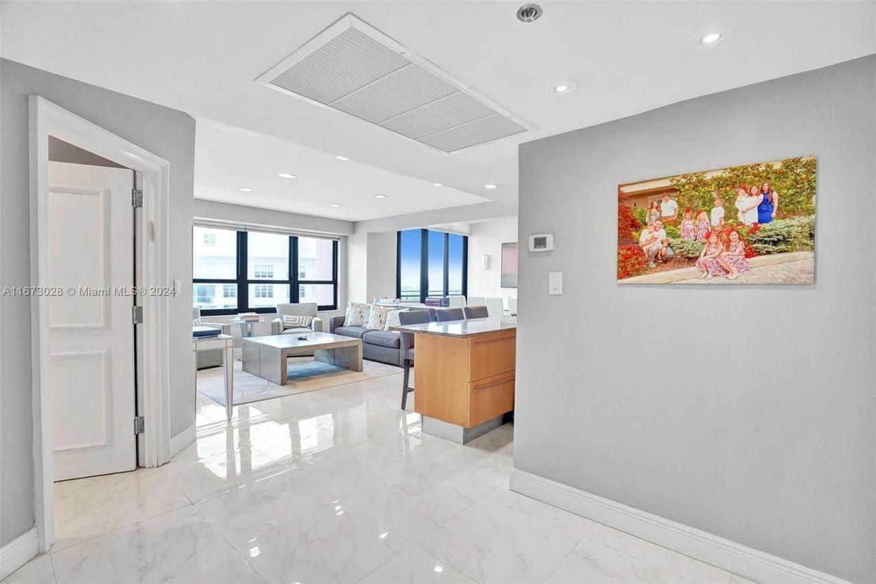 5225 Collins Ave, Unit PH7, Miami Beach, FL 33140 Photo