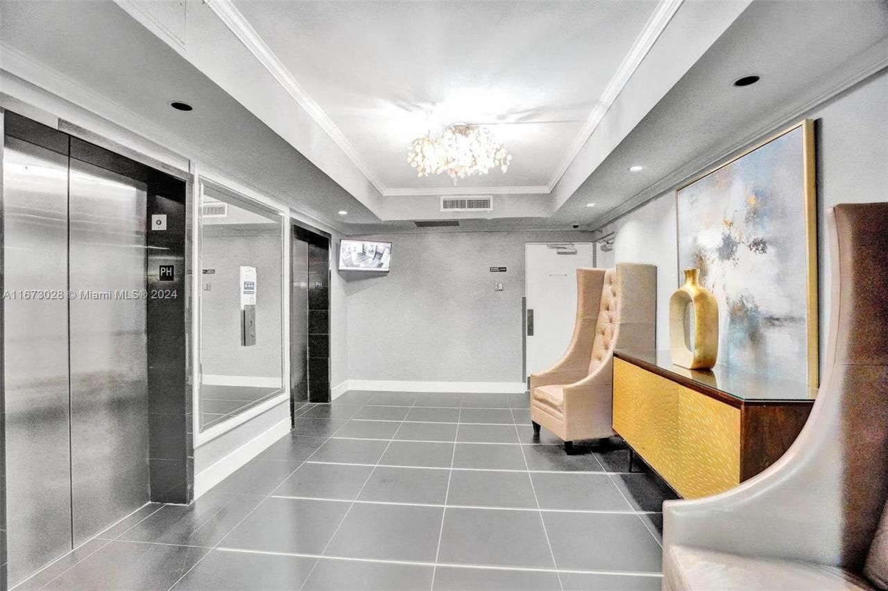 5225 Collins Ave, Unit PH7, Miami Beach, FL 33140 Photo