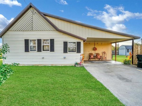 114 E Hamar Avenue, Taloga, OK 73667