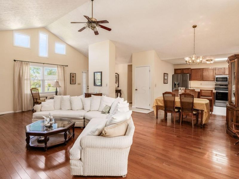 6278 Geyer Drive, Columbus, OH 43228 Photo 2