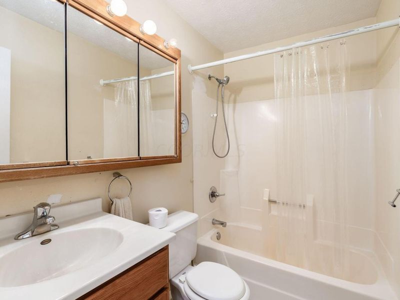 6278 Geyer Drive, Columbus, OH 43228 Photo 22