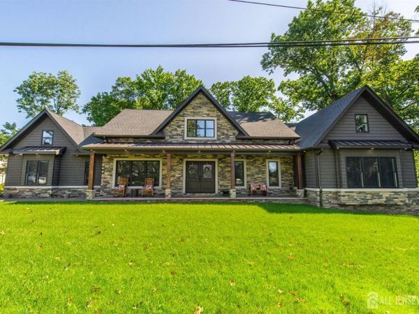 77 Union Street, Colonia, NJ 07067