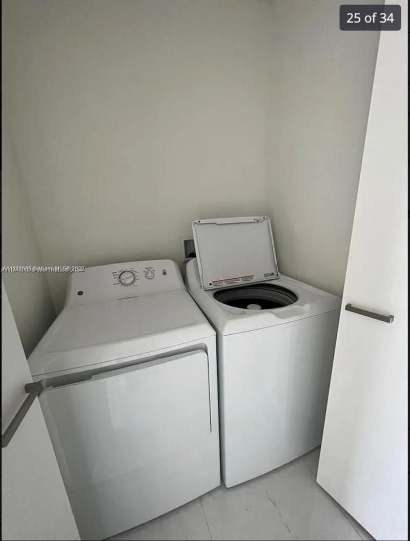 301 Altara Ave, Unit UPH1008, Coral Gables, FL 33146 Photo