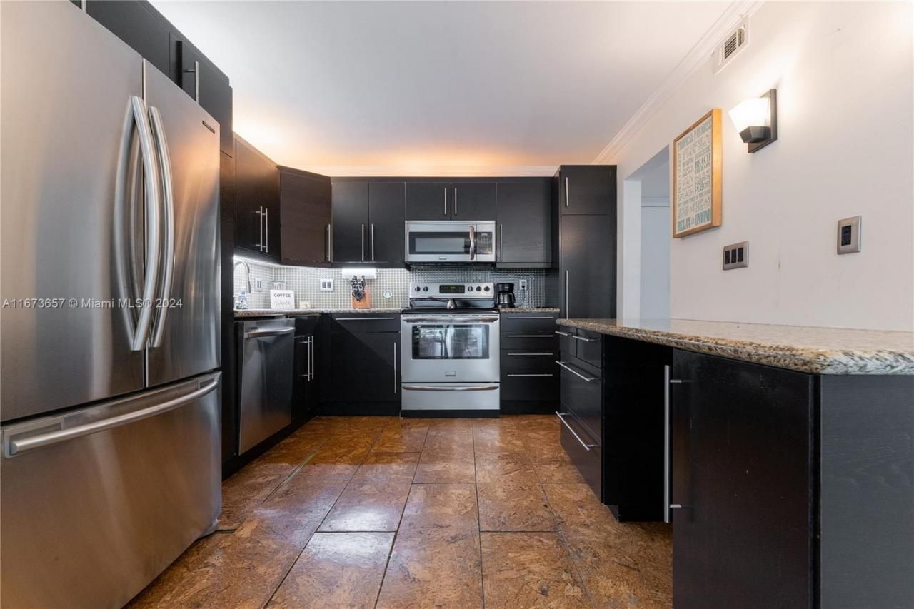 18071 Biscayne Blvd, Unit 303, Aventura, FL 33160 Photo