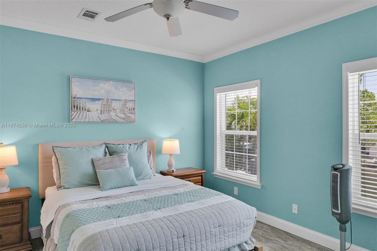 121 Venetian Dr, Islamorada, FL 33036 Photo