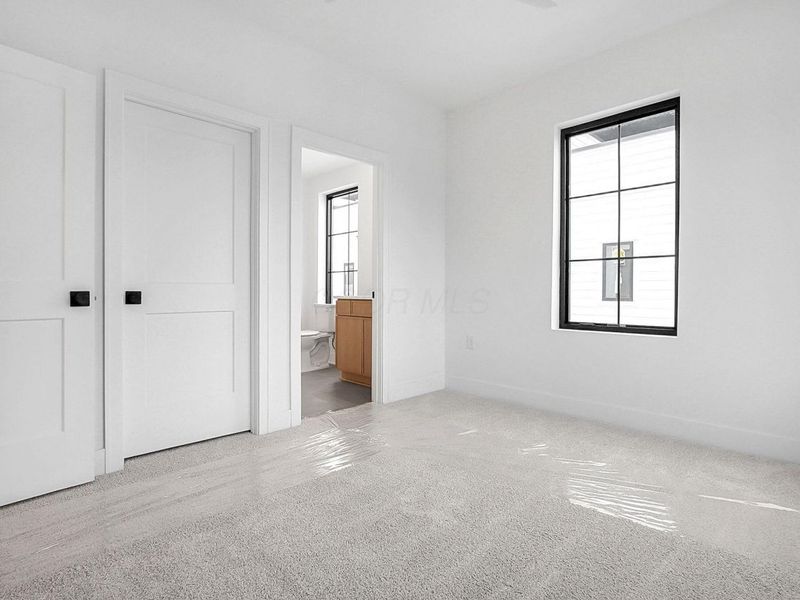 1083 W 3rd Avenue, Columbus, OH 43212 Photo 3