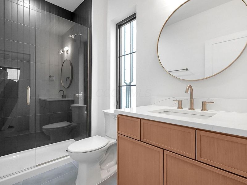 1083 W 3rd Avenue, Columbus, OH 43212 Photo 4