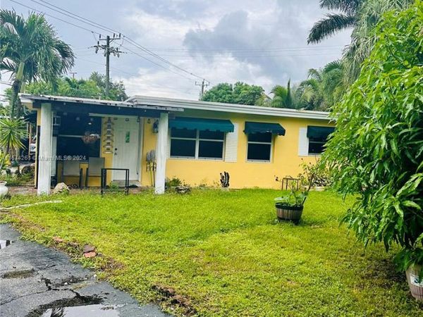 523 S 61st Ave, Hollywood, FL 33023