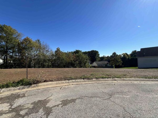 53128 Flowing Stream Court, South Bend, IN 46628