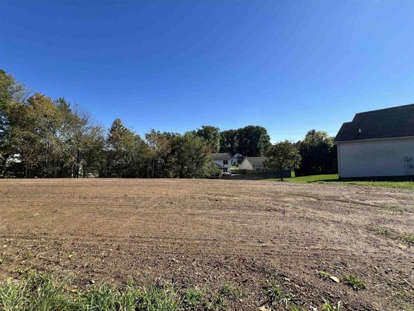 53140 Flowing Stream Court, South Bend, IN 46628