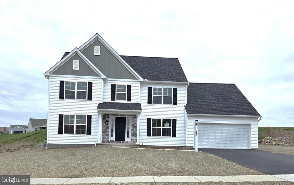384 LLOYDS LANE York, PA 17406