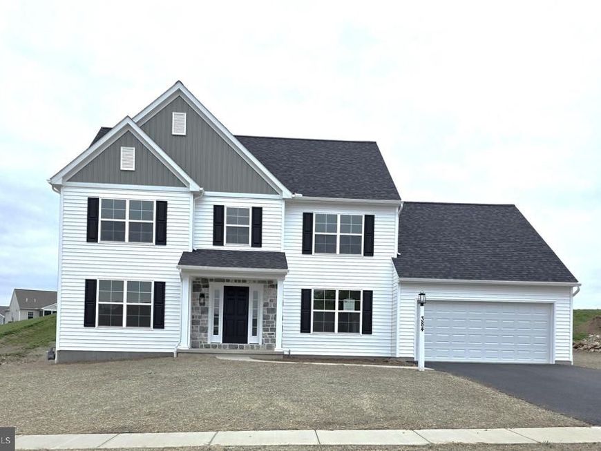 384 Lloyds Lane, York, PA 17406 Main Photo