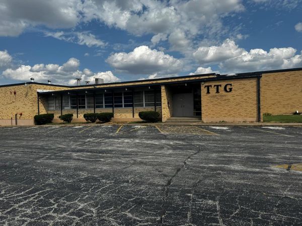 702 S Carnation Drive, Aurora, MO 65605