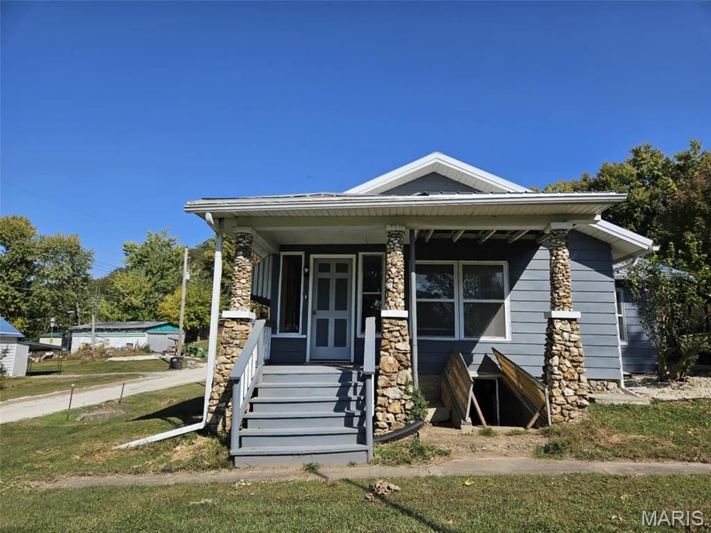 174 Clinton Street, Hamburg, IL 62045 Main Photo