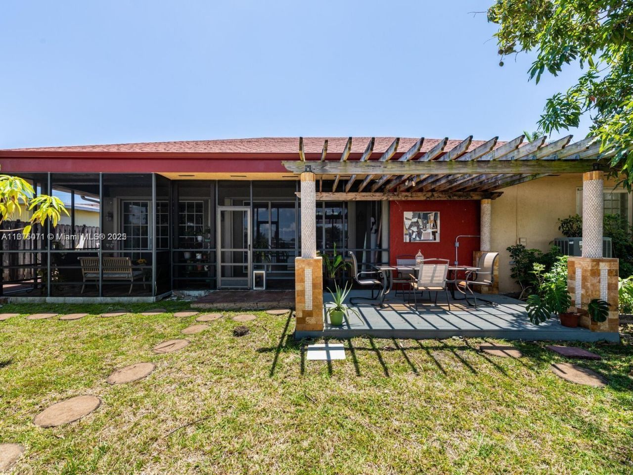 232 SW 7th Ave, Hallandale Beach, FL 33009 Photo