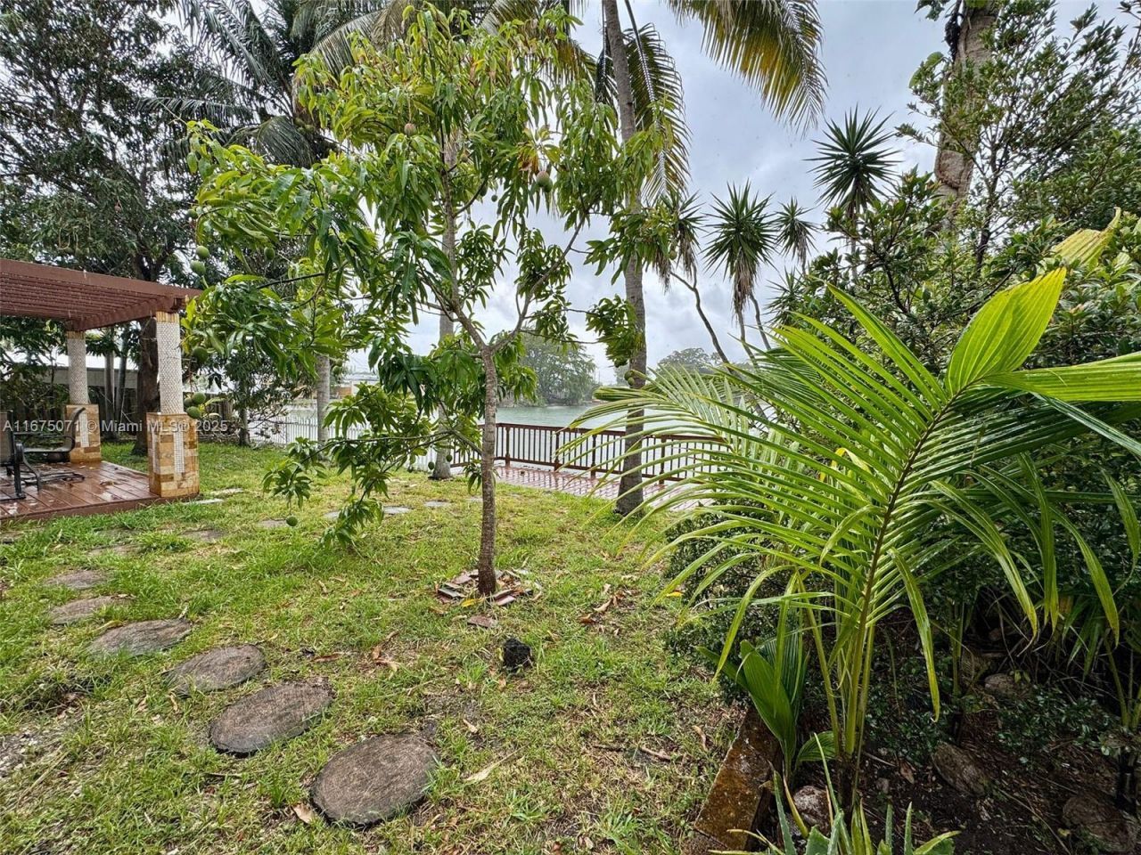 232 SW 7th Ave, Hallandale Beach, FL 33009 Photo