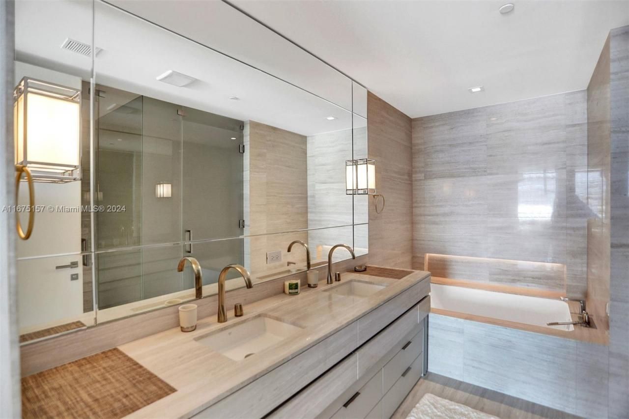 18975 Collins Ave, Unit 2001, Sunny Isles Beach, FL 33160 Photo