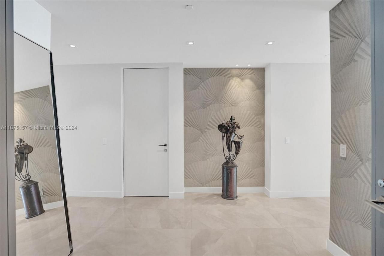 18975 Collins Ave, Unit 2001, Sunny Isles Beach, FL 33160 Photo