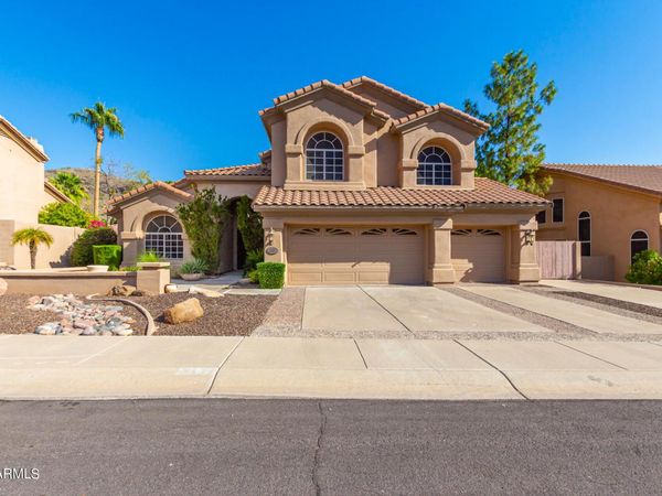 1367 E DESERT FLOWER Lane, Phoenix, AZ 85048