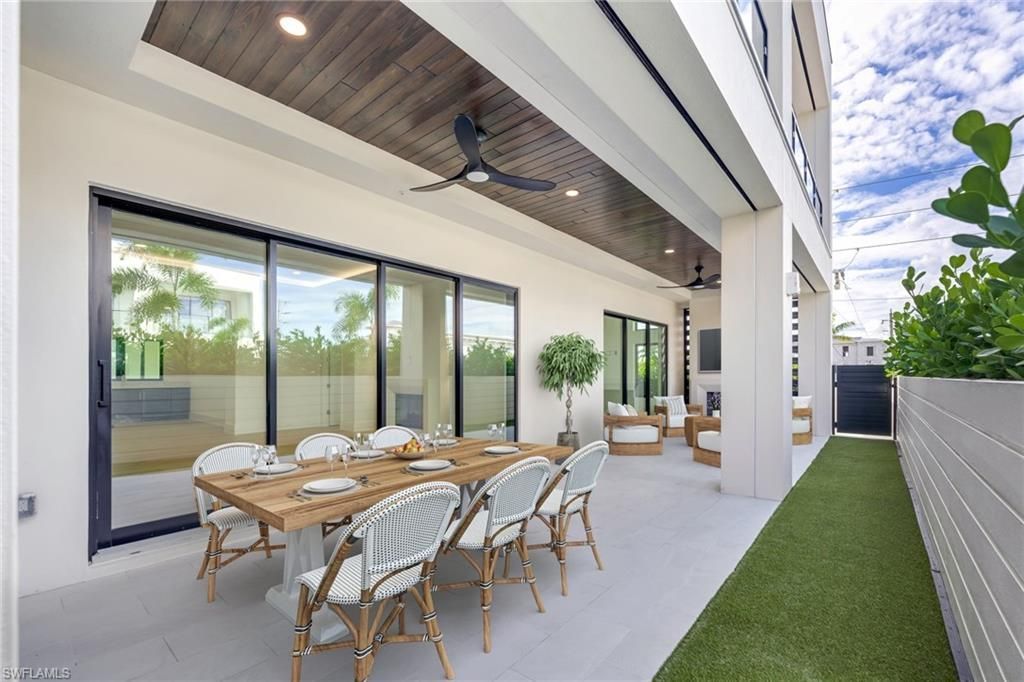 82 9th St S, Unit 205, Naples, FL 34102 Photo