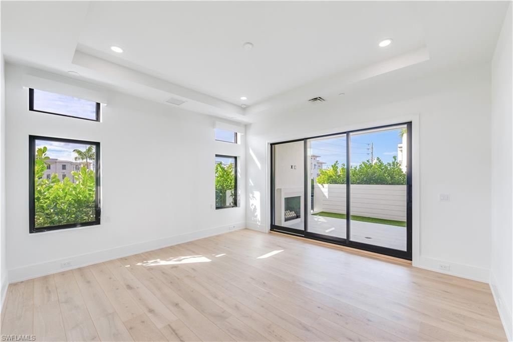 82 9th St S, Unit 205, Naples, FL 34102 Photo