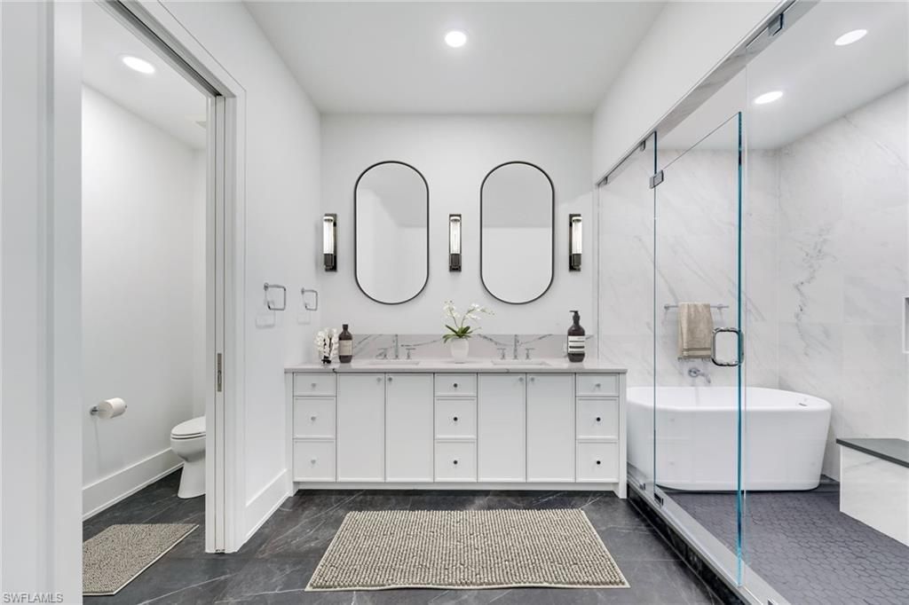 82 9th St S, Unit 205, Naples, FL 34102 Photo