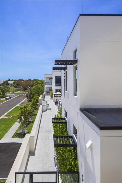 82 9th St S, Unit 205, Naples, FL 34102 Photo