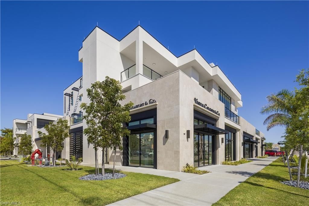 82 9th St S, Unit 205, Naples, FL 34102 Photo