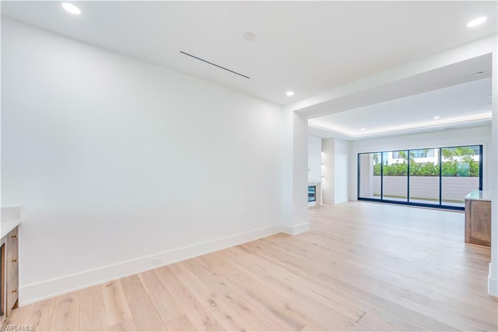 82 9th St S, Unit 205, Naples, FL 34102 Photo