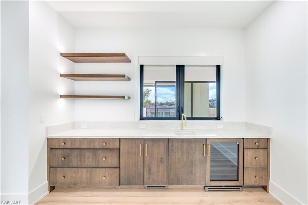 82 9th St S, Unit 205, Naples, FL 34102 Photo