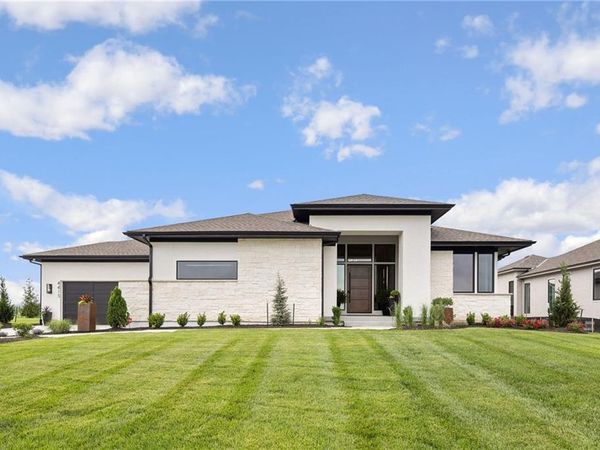 4610 W 136th Street, Leawood, KS 66224