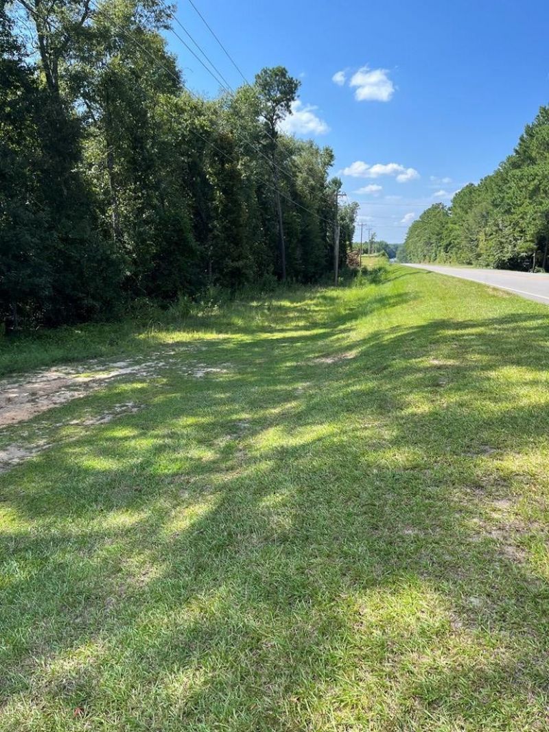 00 Columbia Road Photo 3