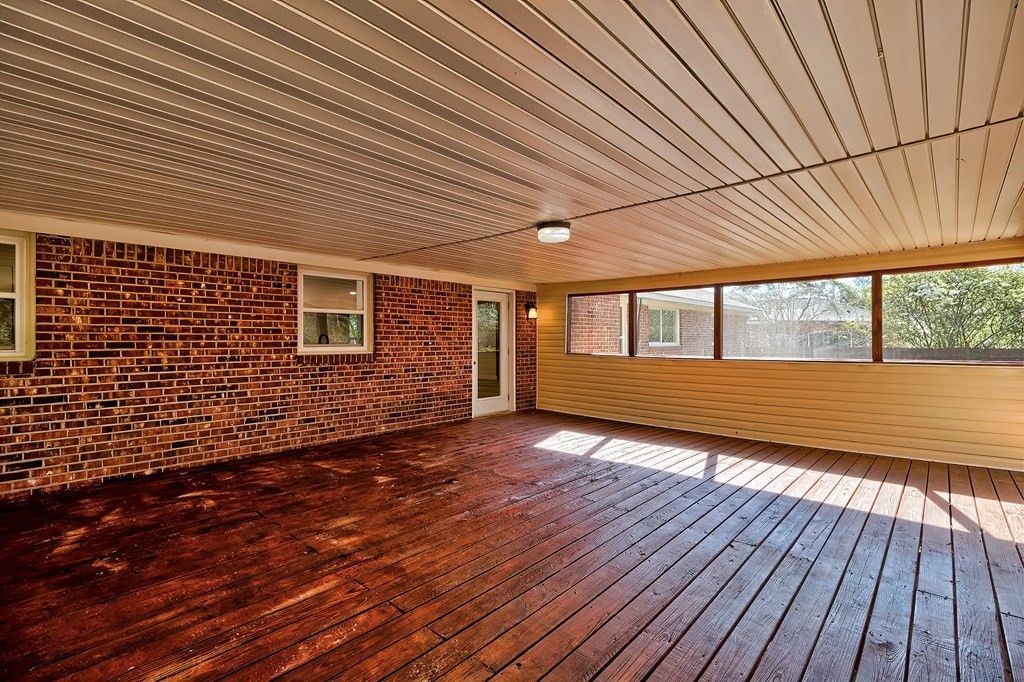 1571 Green Valley Street Photo 9