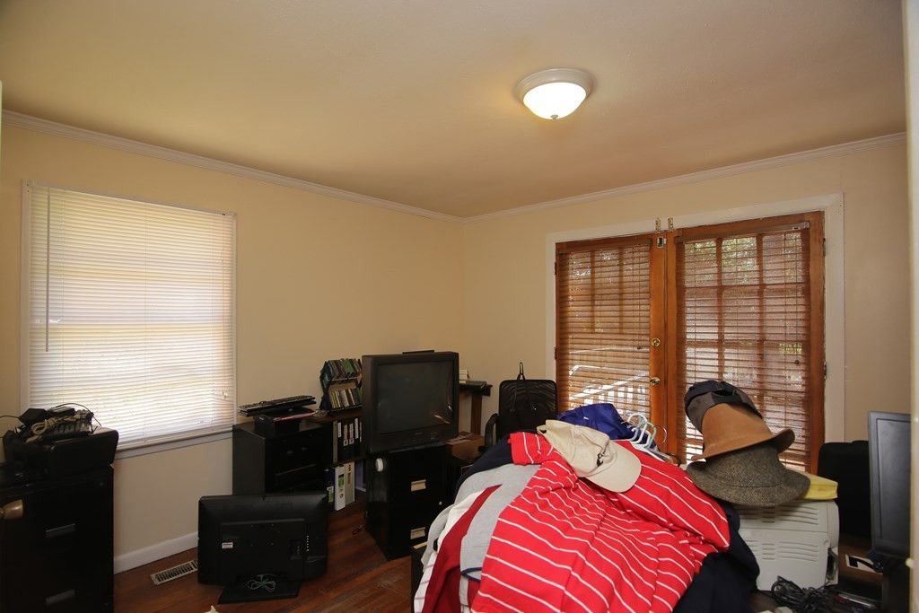 1172 Wisteria Photo 15