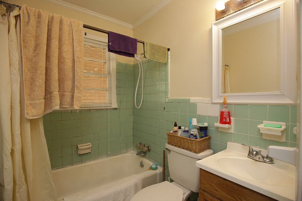 1172 Wisteria Photo 17