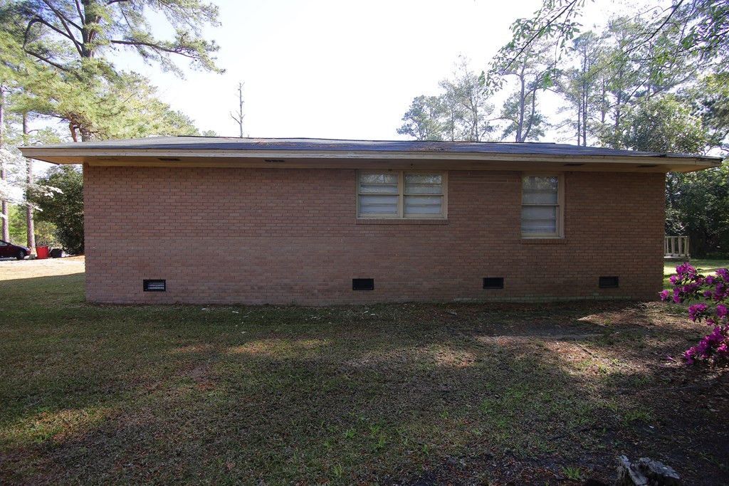 1172 Wisteria Photo 32