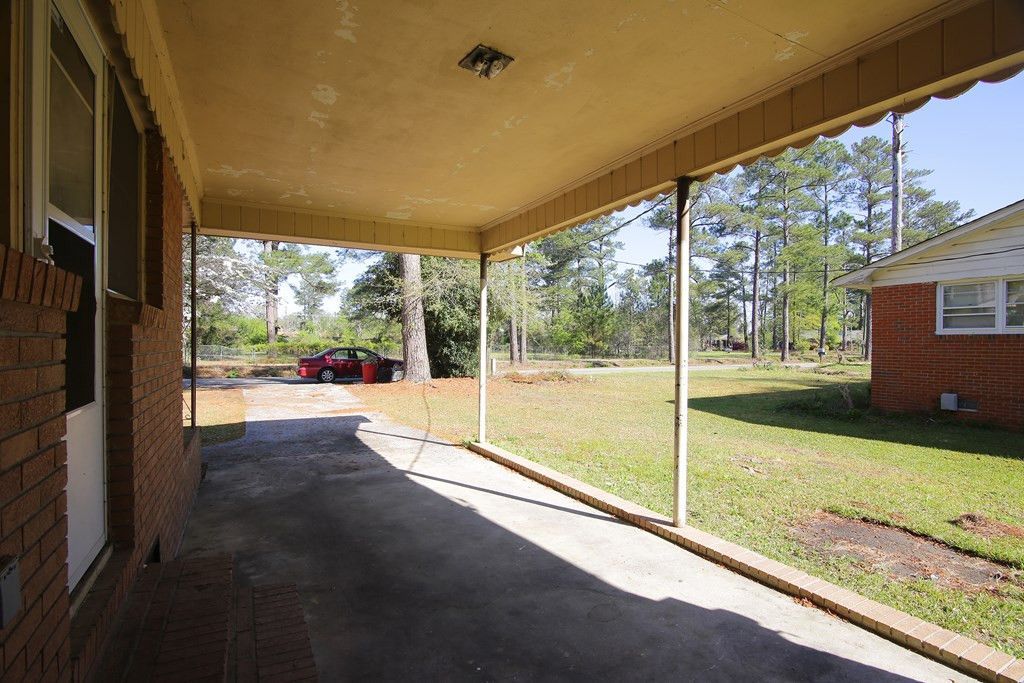 1172 Wisteria Photo 34